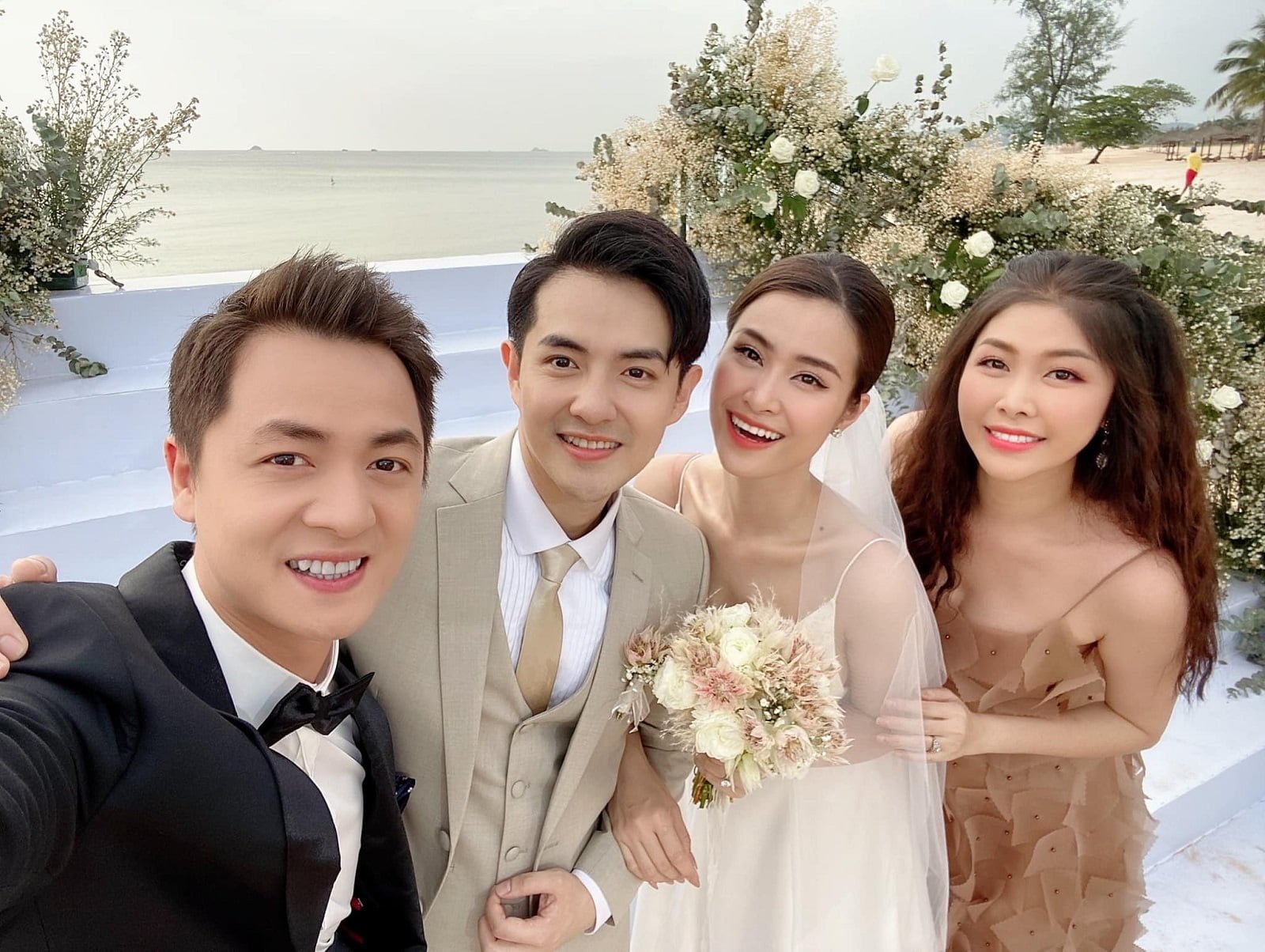 Ellise Dress X Thuy Anh 2 CHYMEOCHY Ellise Dress X Thuy Anh 2