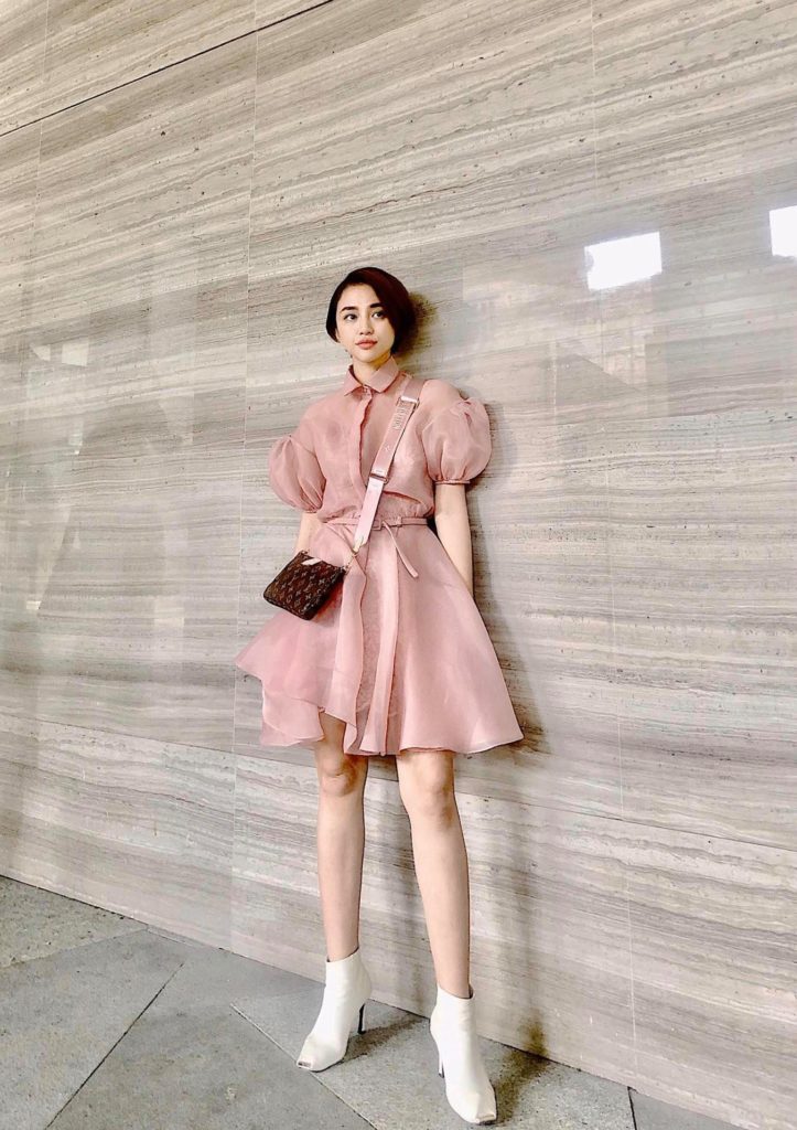 How to wear a see through top? 4