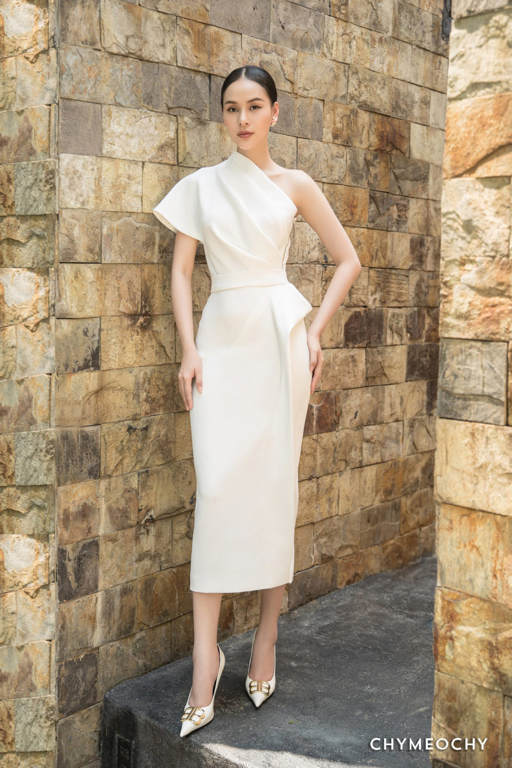 White One-Shoulder Longuette Dress | CHYMEOCHY