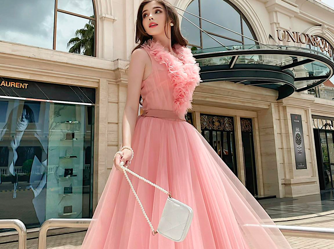 La Rosse Dress In Action 1