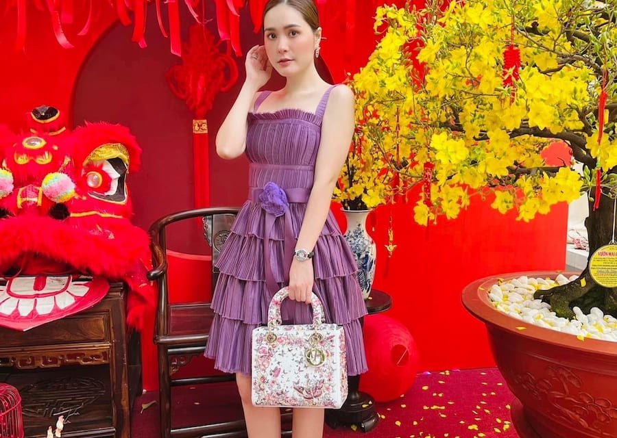 Doan Di Bang Shines Brightly in CHYMEOCHY's Dresses 1 CHYMEOCHY Doan Di Bang Shines Brightly in CHYMEOCHY's Dresses 1