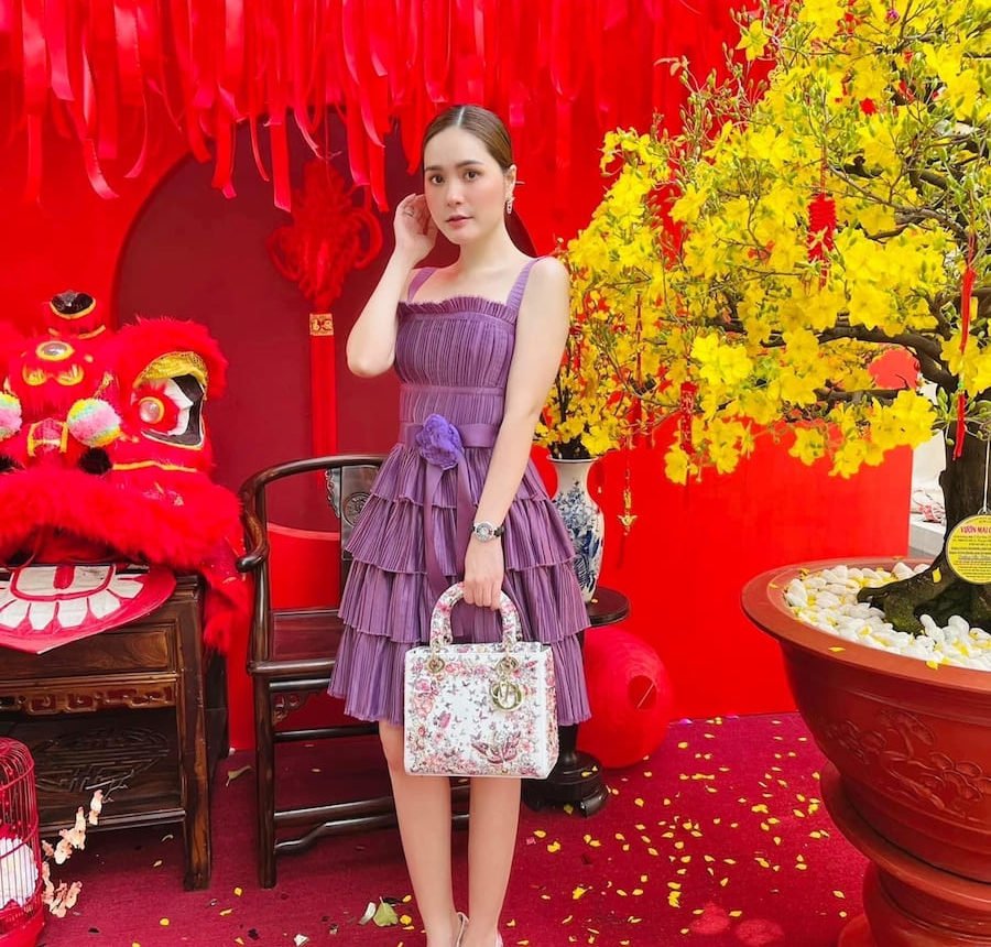 Doan Di Bang Shines Brightly in CHYMEOCHY's Dresses 1 CHYMEOCHY Doan Di Bang Shines Brightly in CHYMEOCHY's Dresses 1