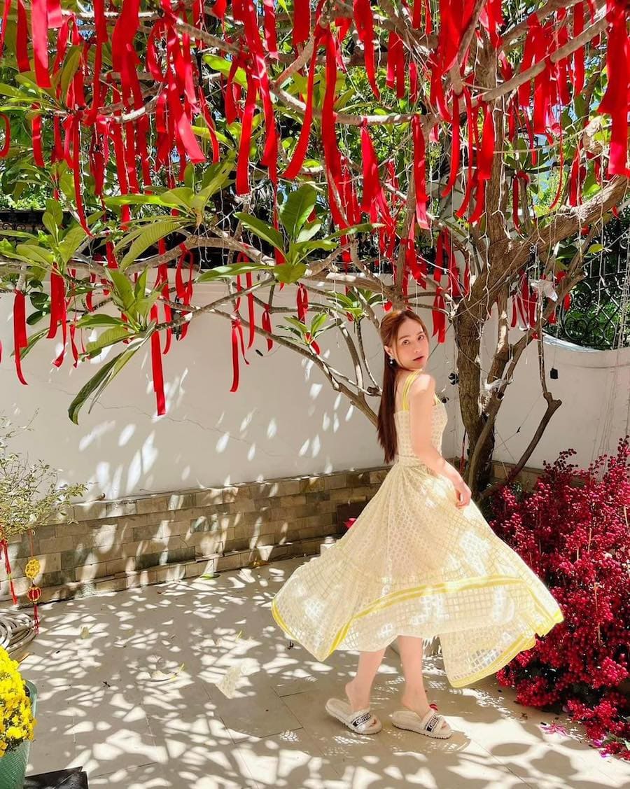 Doan Di Bang Shines Brightly in CHYMEOCHY's Dresses 12 CHYMEOCHY Doan Di Bang Shines Brightly in CHYMEOCHY's Dresses 8