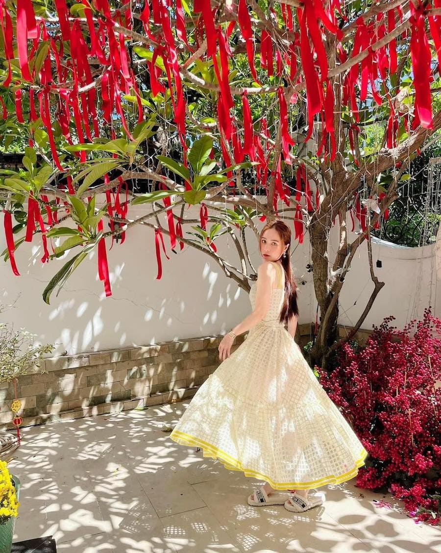 Doan Di Bang Shines Brightly in CHYMEOCHY's Dresses 11 CHYMEOCHY Doan Di Bang Shines Brightly in CHYMEOCHY's Dresses 7