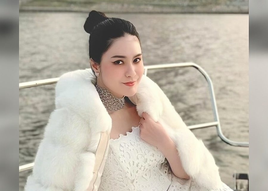 Gorgeous Doan Di Bang In A Corset Dress 1 CHYMEOCHY Gorgeous Doan Di Bang In A Corset Dress 1