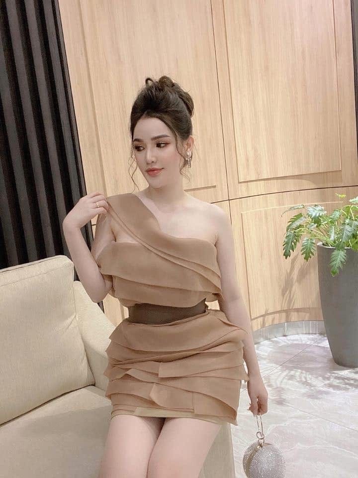 The One-Shoulder Organza Dress: Elevate Your Elegance with CHYMEOCHY's Iconic Bestseller 12 CHYMEOCHY The One-Shoulder Organza Dress: Elevate Your Elegance with CHYMEOCHY's Iconic Bestseller 12