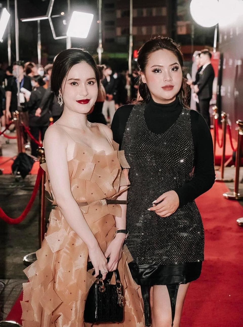 Chiếc váy mang tính biểu tượng của Ellise: Hiện tượng thời trang cho mọi dịp 2