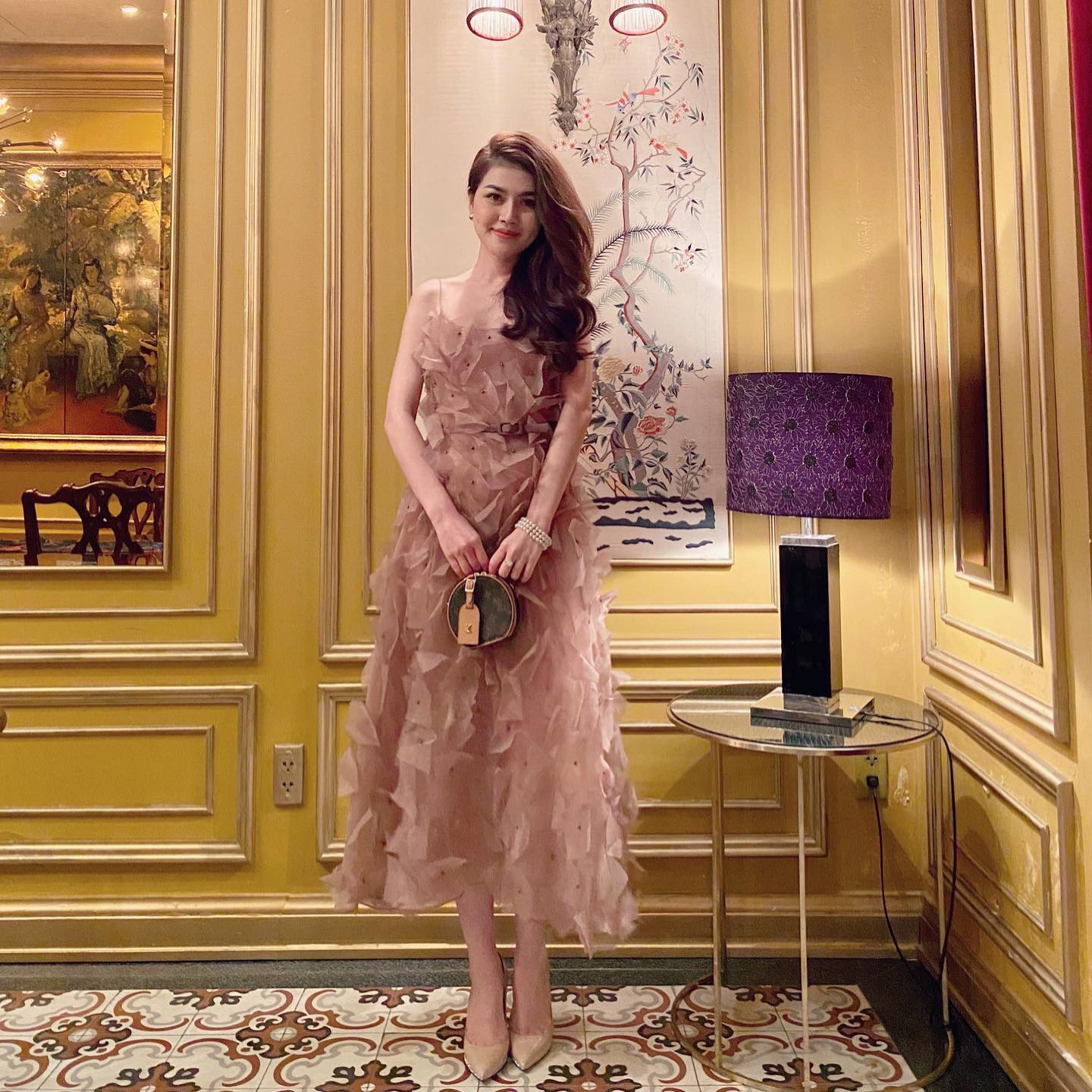 Chiếc váy mang tính biểu tượng của Ellise: Hiện tượng thời trang cho mọi dịp 15