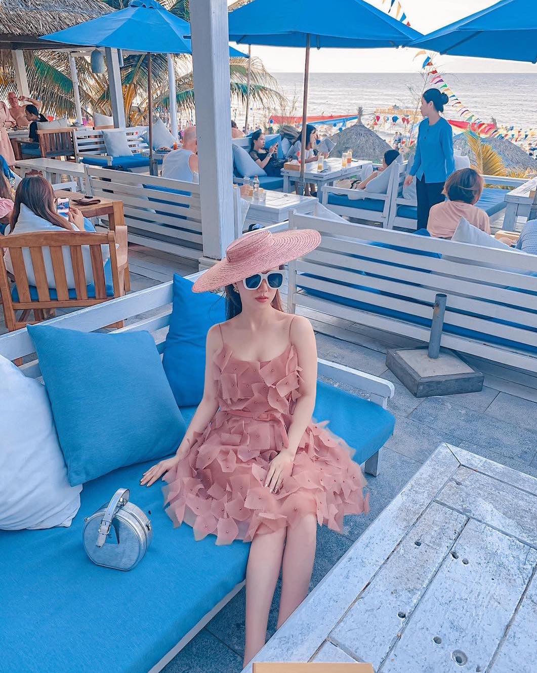 Chiếc váy mang tính biểu tượng của Ellise: Hiện tượng thời trang cho mọi dịp 19