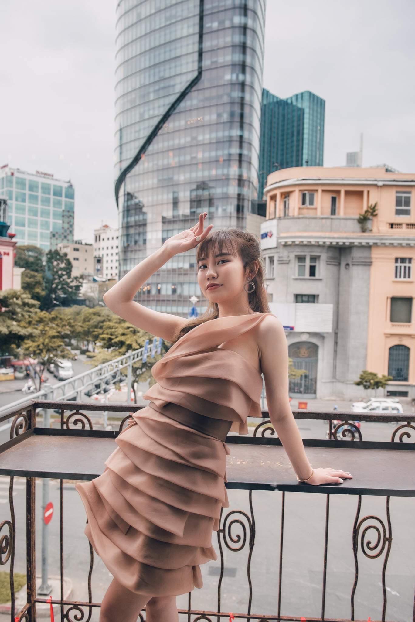 The One-Shoulder Organza Dress: Elevate Your Elegance with CHYMEOCHY's Iconic Bestseller 14 CHYMEOCHY The One-Shoulder Organza Dress: Elevate Your Elegance with CHYMEOCHY's Iconic Bestseller 14