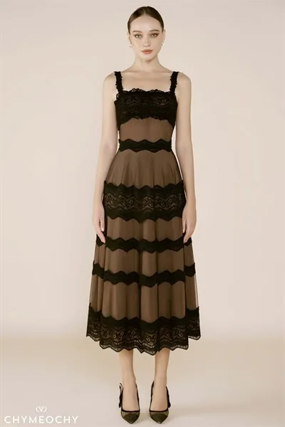W - Oscura Jardines Midi Dress - Image 3